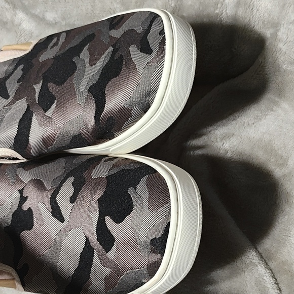 Olukai Pehuea Pa'i Womens Camo Slip-on Shoe Loafer - Picture 10 of 13